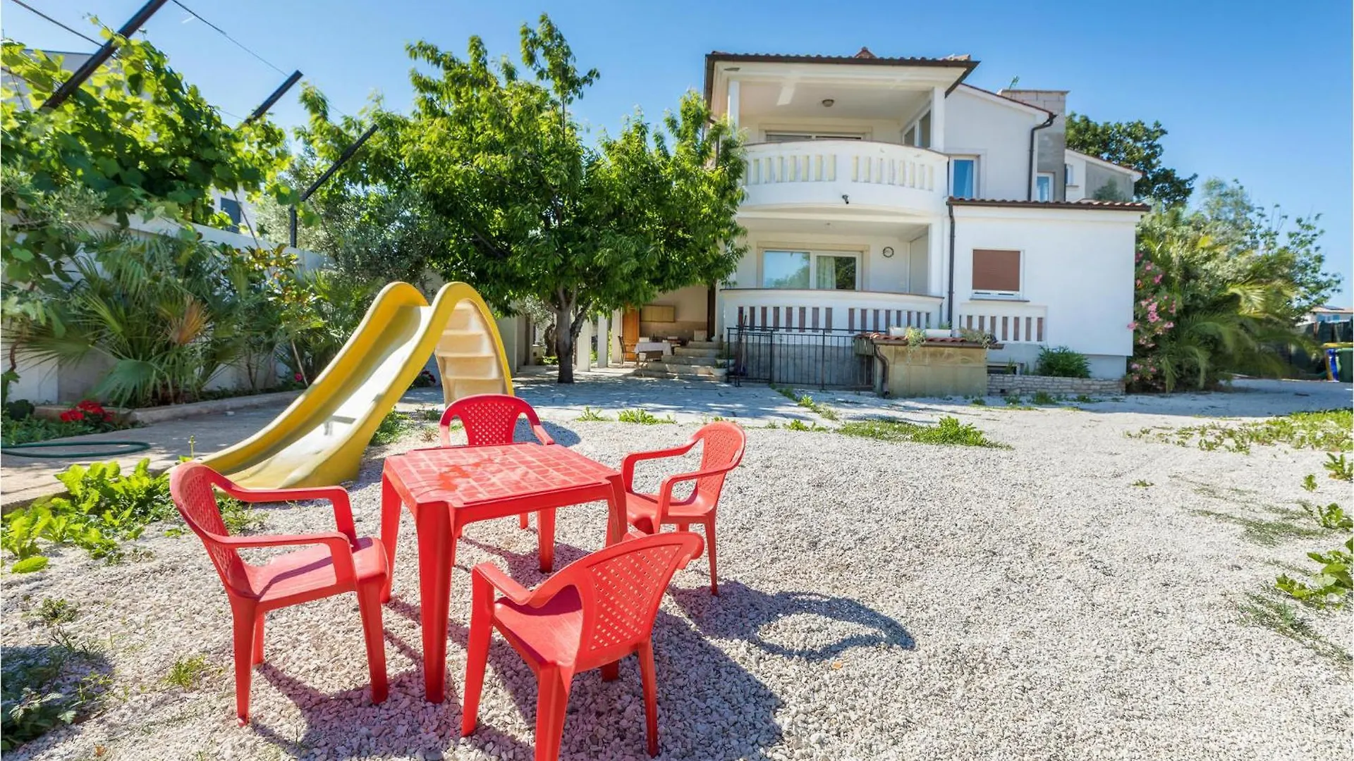 Awesome Apartment In Medulin With Kitchen